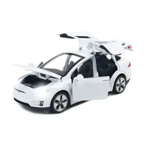 Pres Döküm Araç Model x Oyuncak, 1:32 Ölçekli Çinko Alaşımlı Döküm Geri Çekme Araçlar Ses ve Işık ile Kapı Açma, Mini Elektronik Oyuncaklar Model X90 Yeni Yürümeye Başlayan Çocukla  
