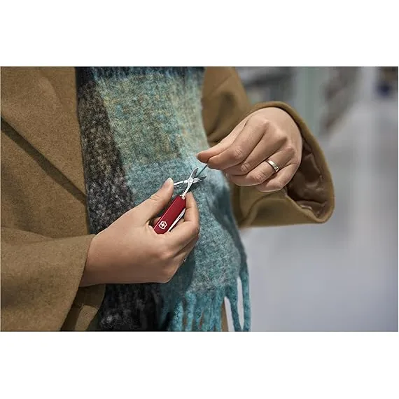 Victorinox İsviçre Klasik Çakı, 6 image Victorinox İsviçre Klasik Çakı, 6 image