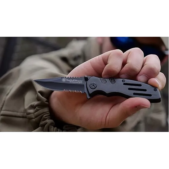 Smith & Wesson Extreme Ops Katlanır Bıçak, 4 image Smith & Wesson Extreme Ops Katlanır Bıçak, 4 image